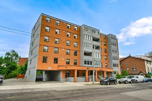 Hamilton, ON L9H 2P7,23 Main ST #501