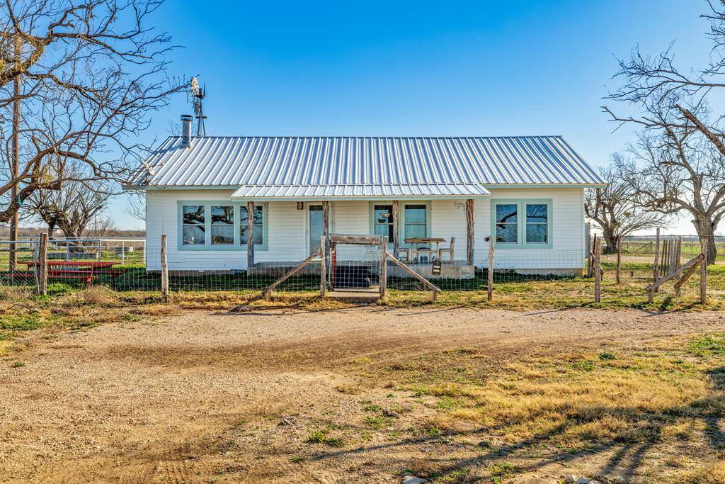 8458 W Grape Creek Rd, San Angelo, TX 76901