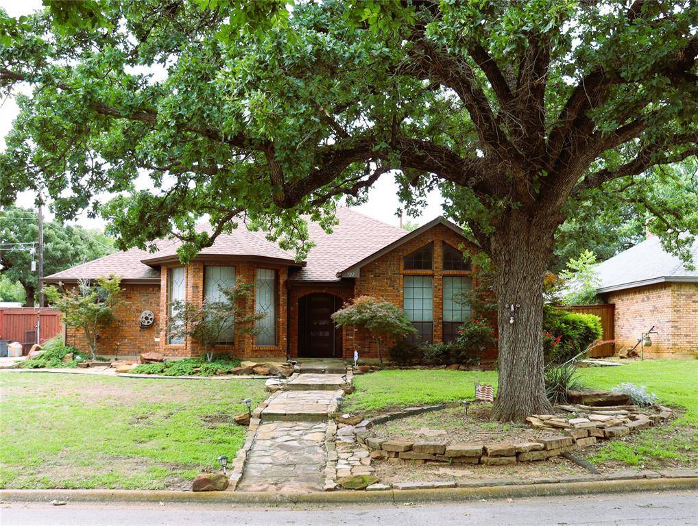 722 Highview Lane, Grapevine, TX 76051