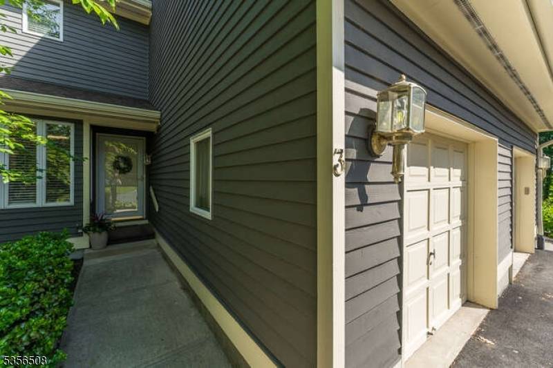 Clinton Twp., NJ 08801,3 Saint Andrews Ln