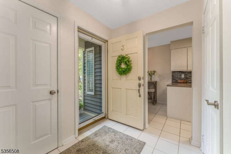 Clinton Twp., NJ 08801,3 Saint Andrews Ln