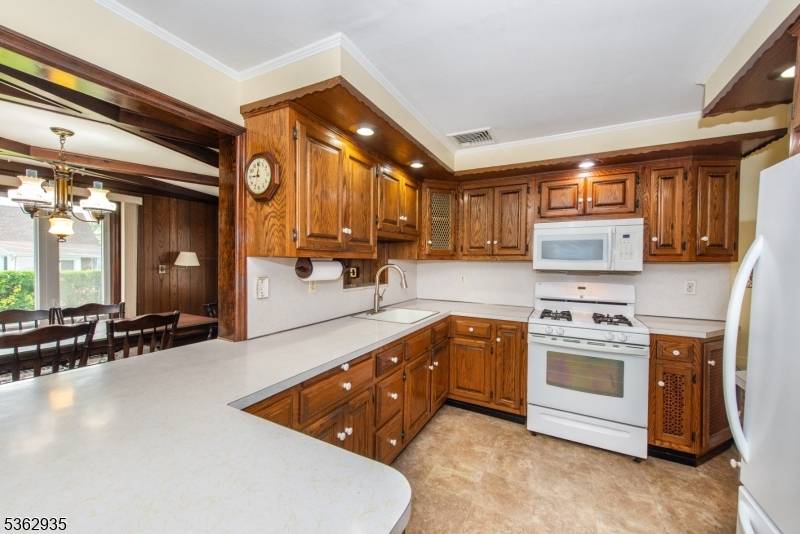 Clifton City, NJ 07013,152 Athenia Ave