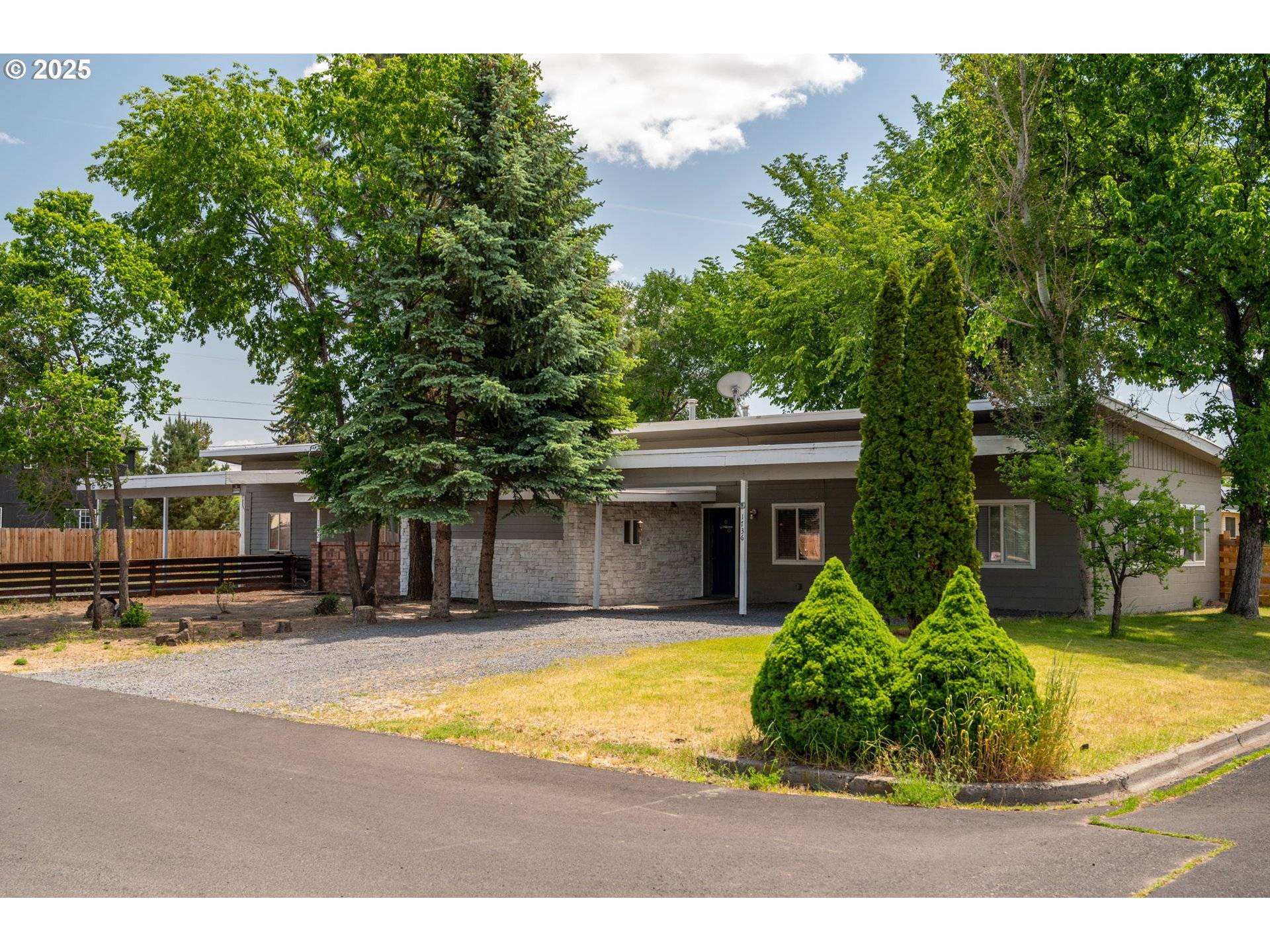 1732 SW NEWBERRY AVE, Redmond, OR 97756