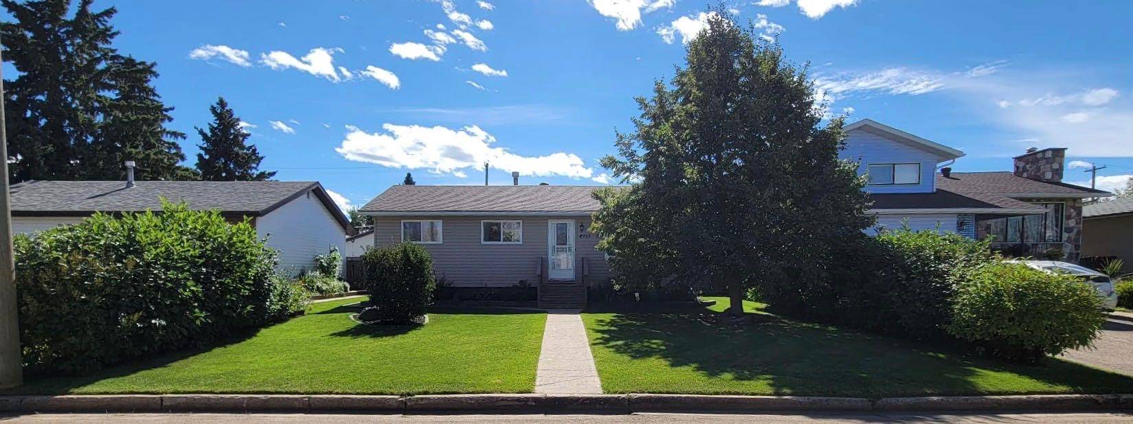 4913 58 AVE, High Prairie, AB T0G 1E0
