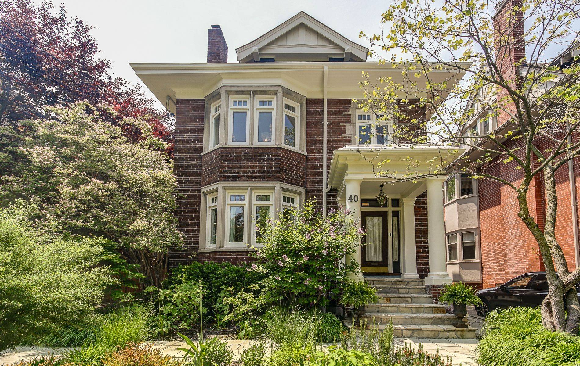 40 Warren RD, Toronto C02, ON M4V 2R5