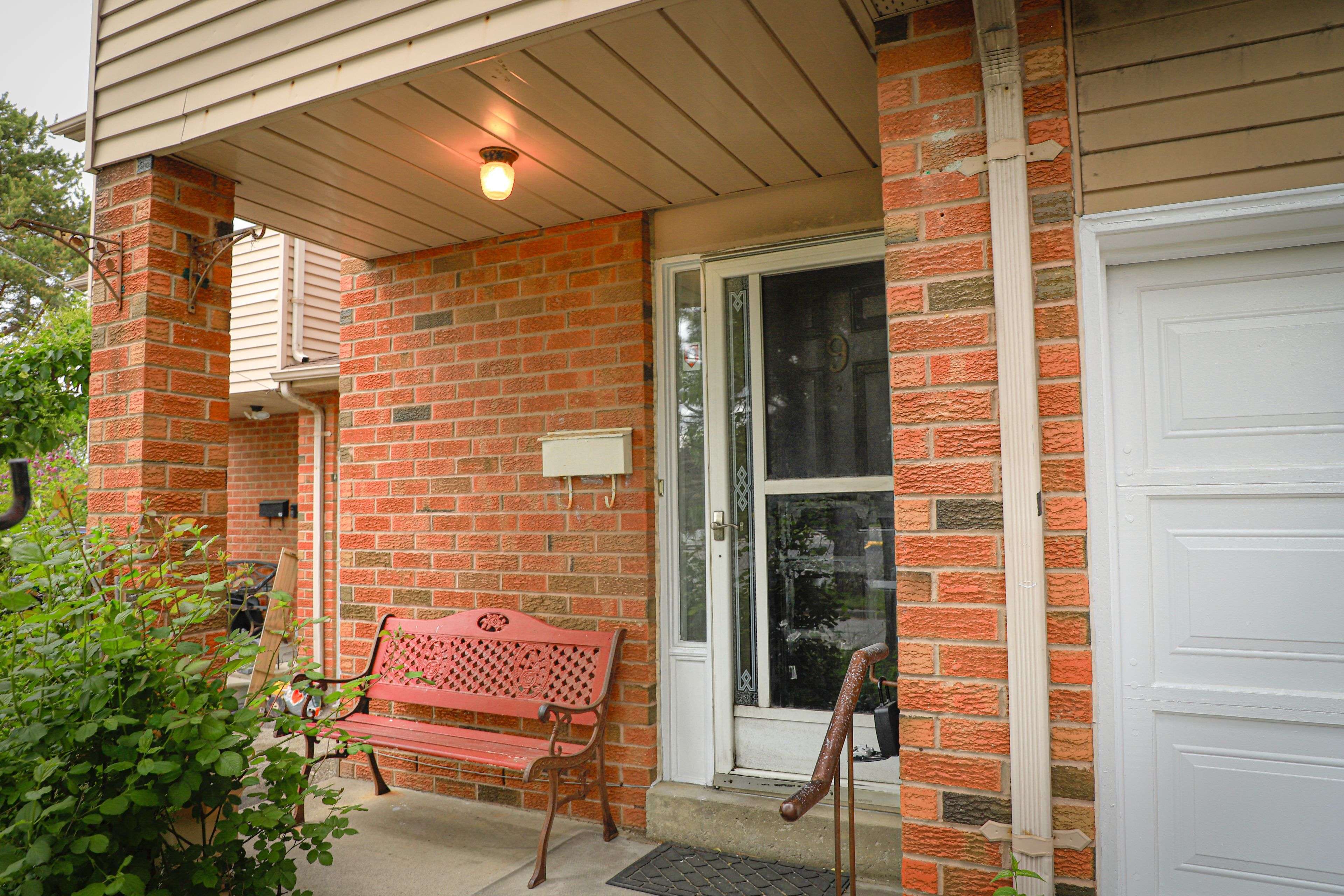 Toronto E08, ON M1K 4G7,1031 Midland AVE #TH9