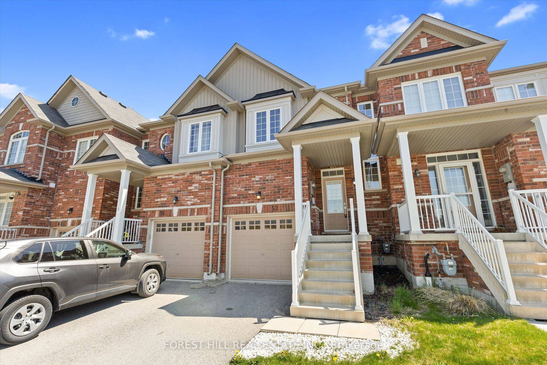 Bradford West Gwillimbury, ON L3Z 0P1,52 Luisa ST