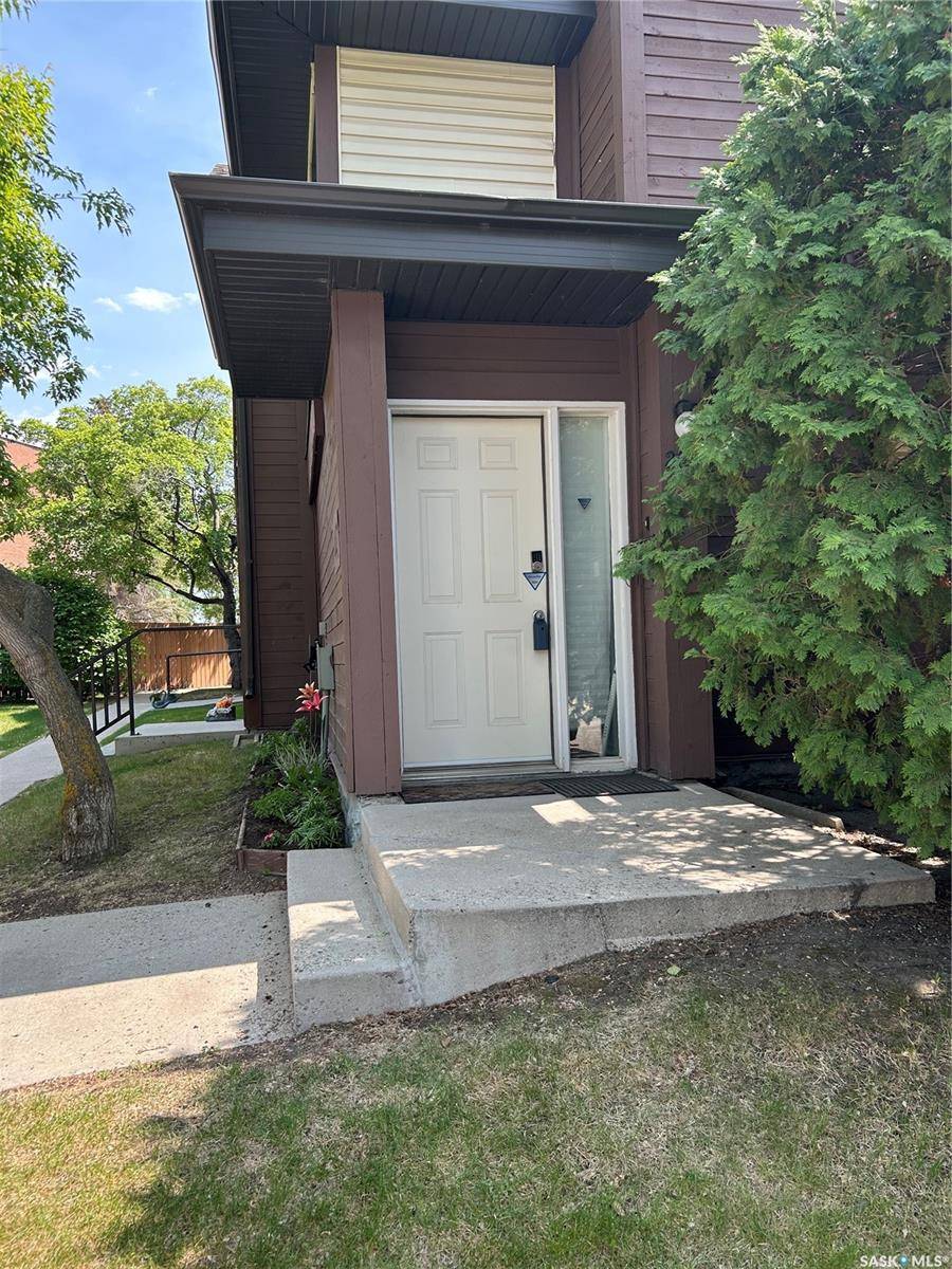 447 Pendygrasse ROAD #201, Saskatoon, SK S7M 5C1