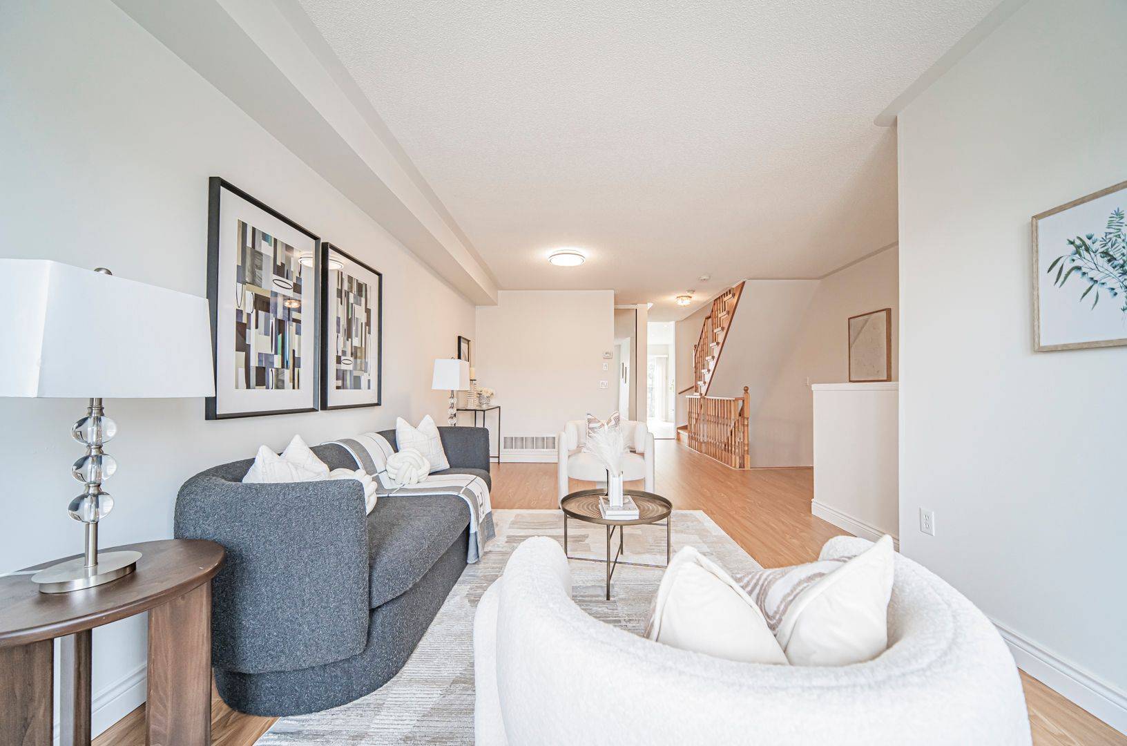 Mississauga, ON L5V 2R5,858 Scollard CT