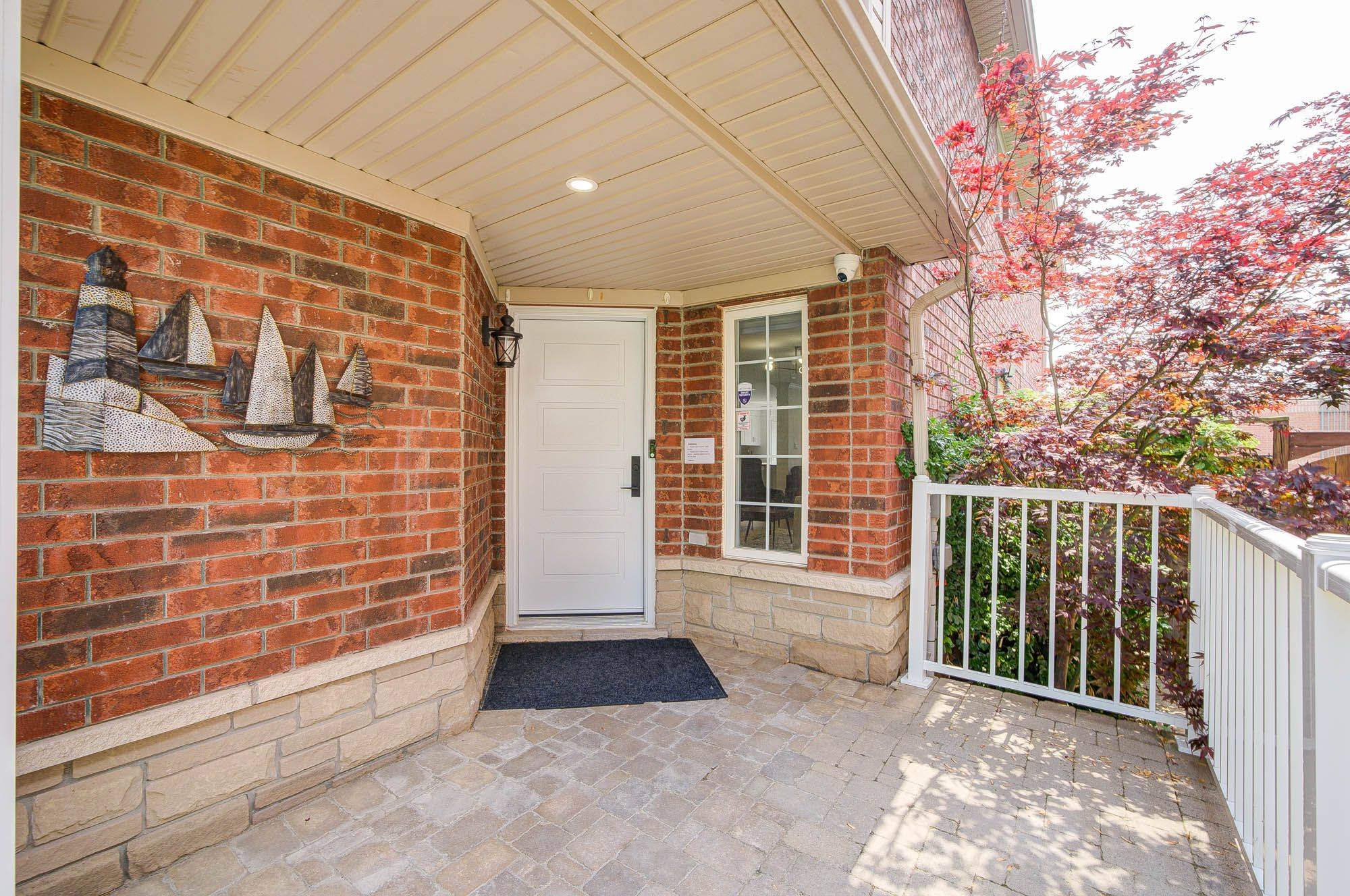 Oakville, ON L6M 5B1,2094 Redstone CRES
