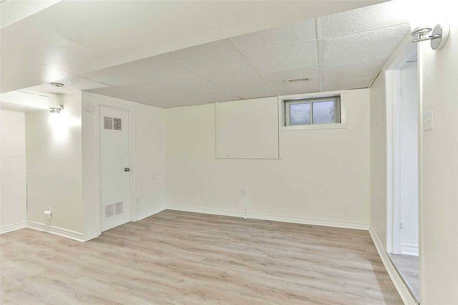 Toronto W03, ON M6N 2Y4,98 Uxbridge AVE #Basement