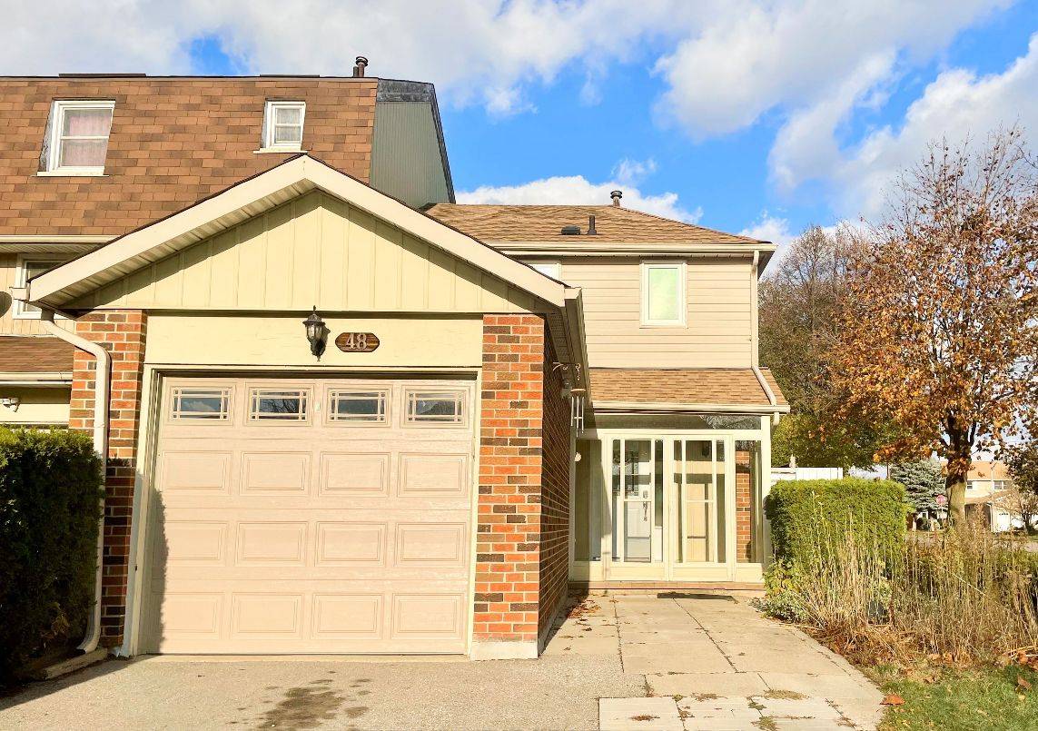 48 Chambers CT E, Brampton, ON L6Z 1J1
