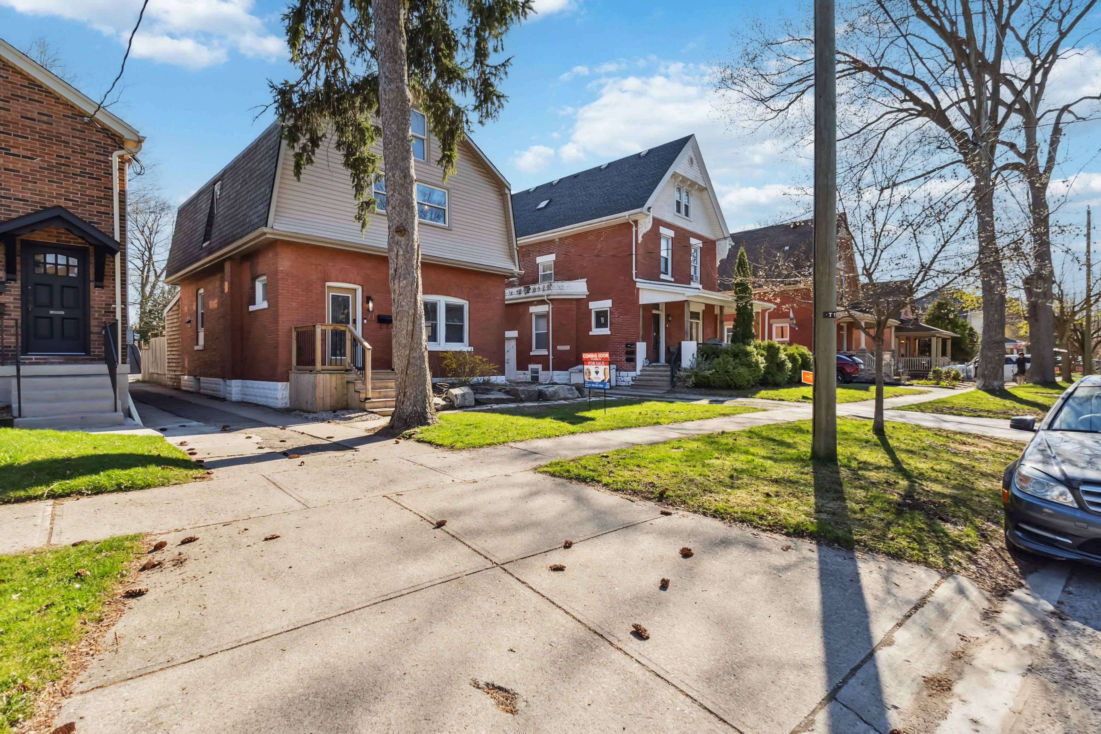 London South, ON N6C 1B8,21 Victor ST