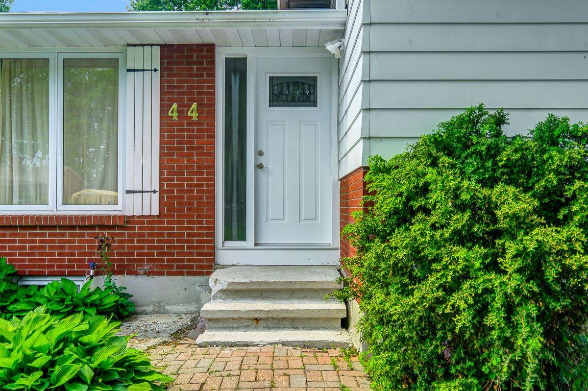 Stittsville - Munster - Richmond, ON K0A 2Z0,44 Gamble DR
