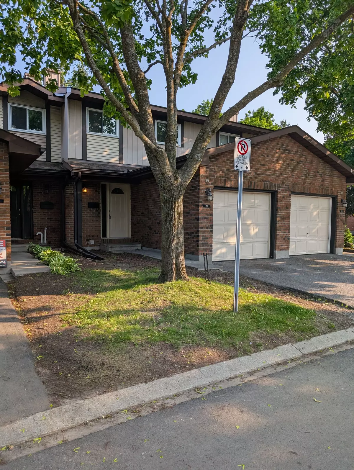 Kanata, ON K2L 3E2,76 Clarkson CRES W
