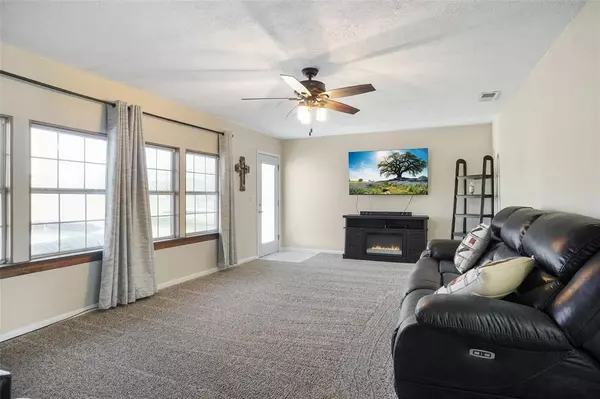 Runaway Bay, TX 76426,305 Cheyenne Drive