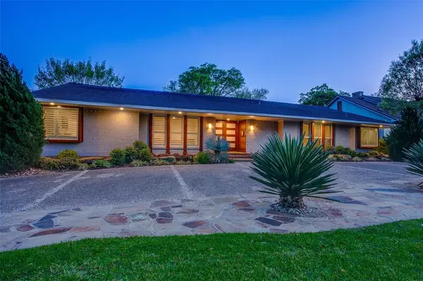 6934 Royal Lane,  Dallas,  TX 75230