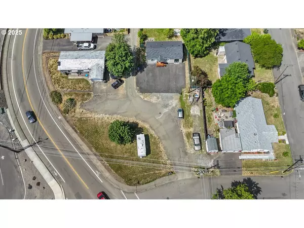 Roseburg, OR 97470,512 NW CECIL AVE
