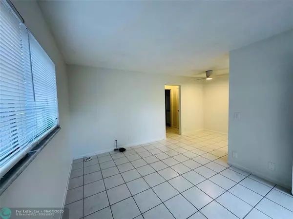 Lake Worth Beach, FL 33460,801 S Federal Hwy #101
