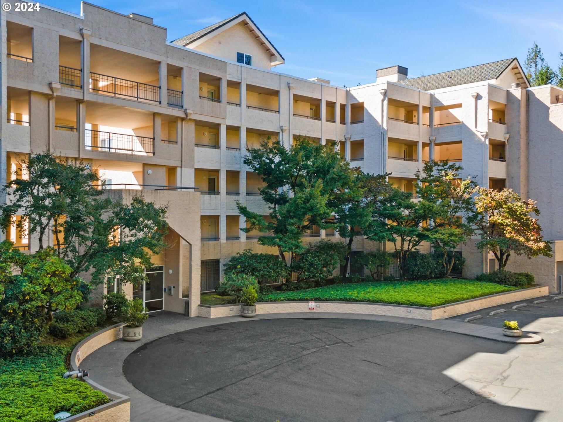 Portland, OR 97210,6665 W BURNSIDE RD #413