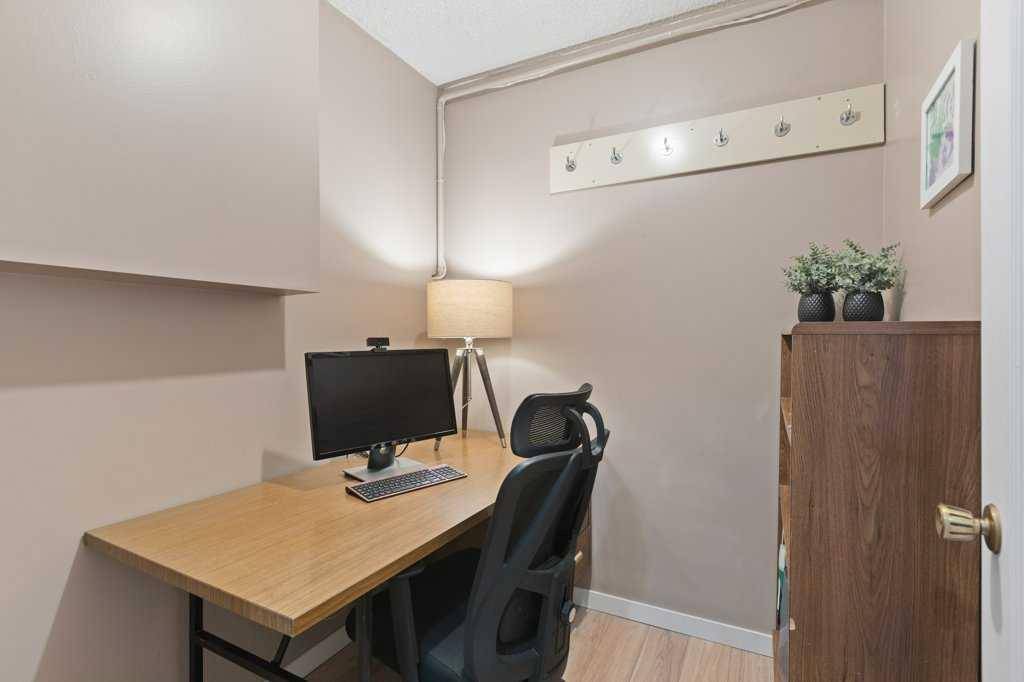 Calgary, AB T2W 1B6,435 Brae Glen CRES Southwest
