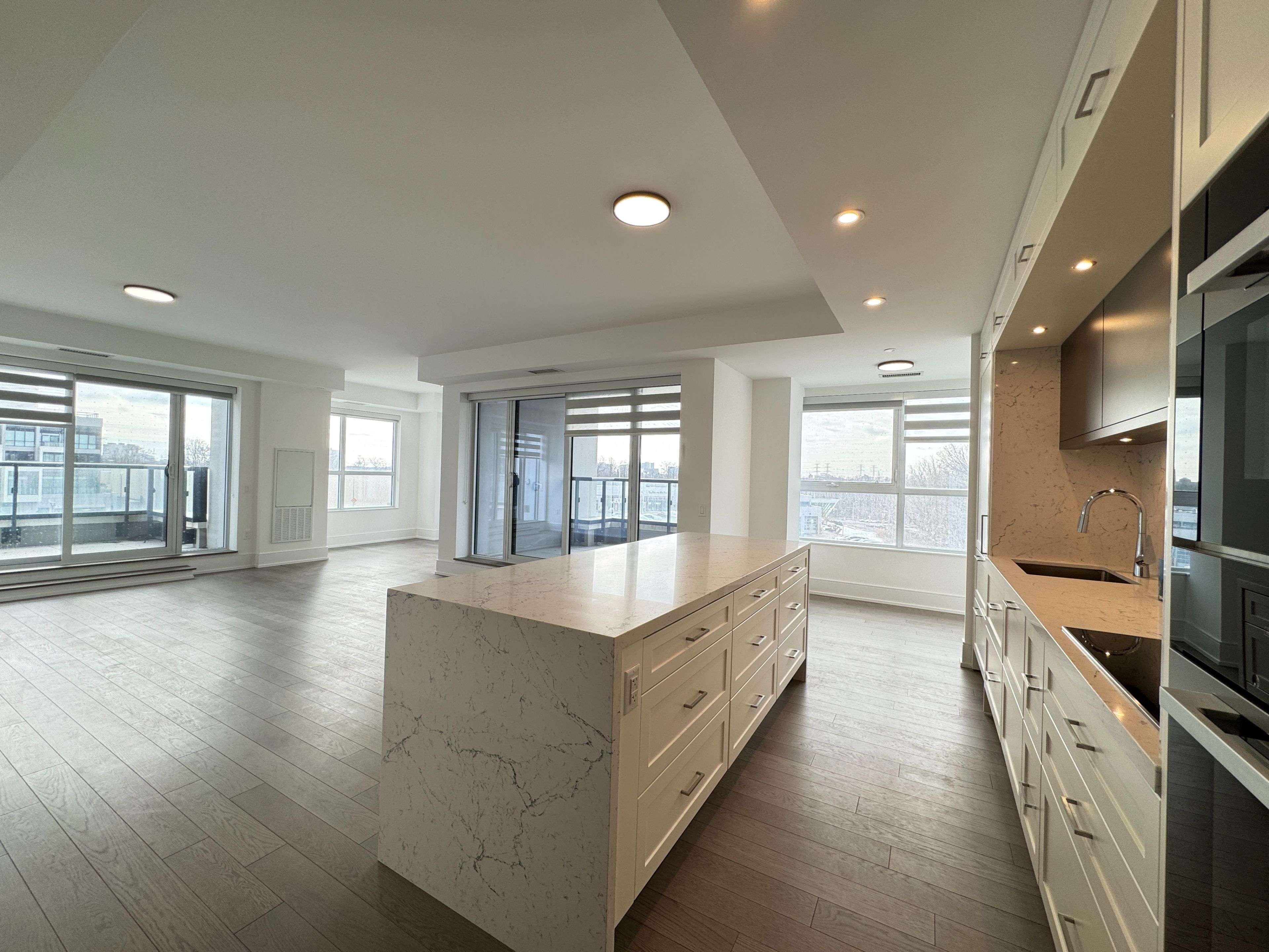 10 Inn On the Park DR #310, Toronto C13, ON M3C 0P9