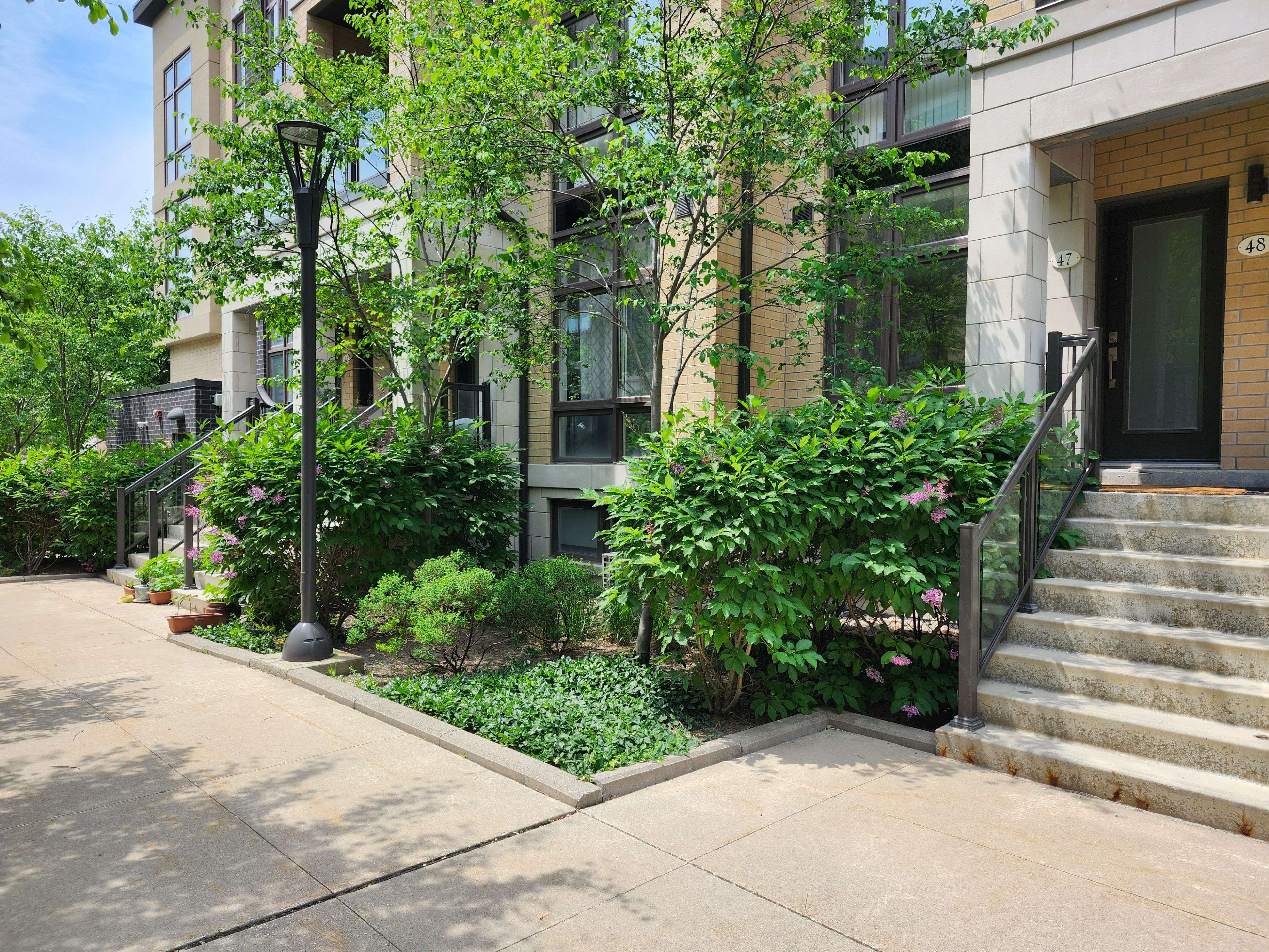 19 Eldora AVE #47, Toronto C07, ON M2M 0B5