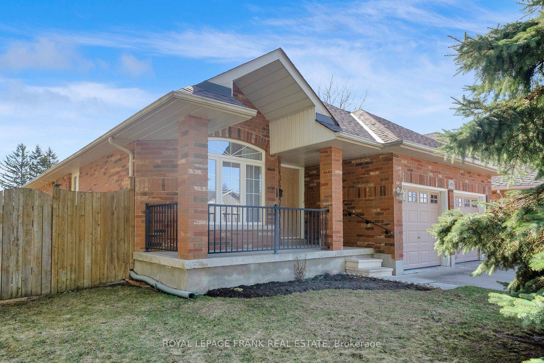 Clarington, ON L1E 1H8,45 Valleycrest DR