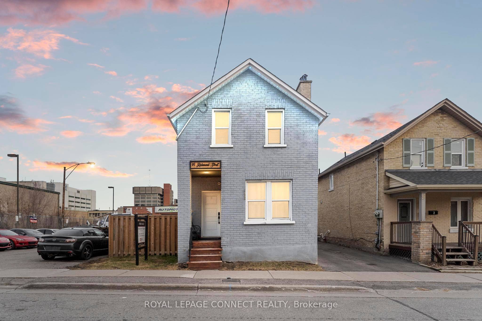 Oshawa, ON L1G 1E3,95 Richmond ST W