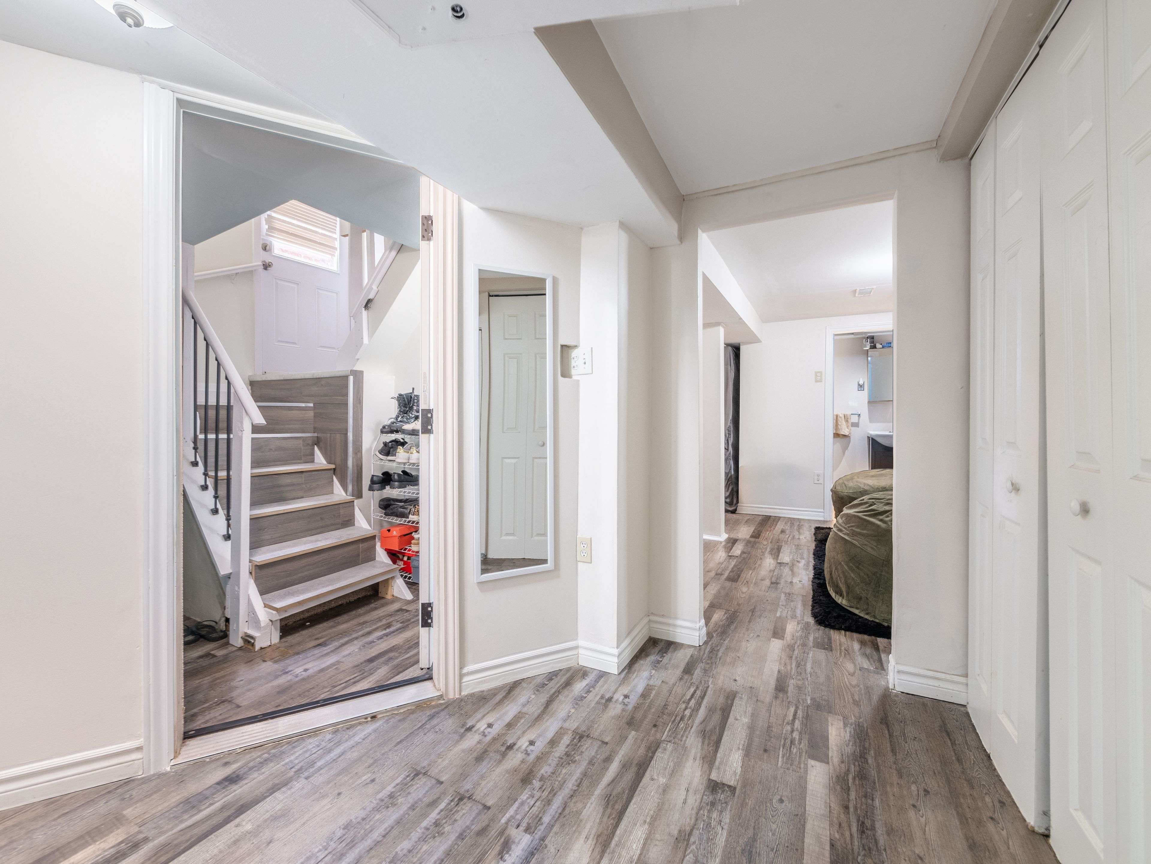 Toronto E03, ON M4B 2X7,67 Glenburn AVE #Basement