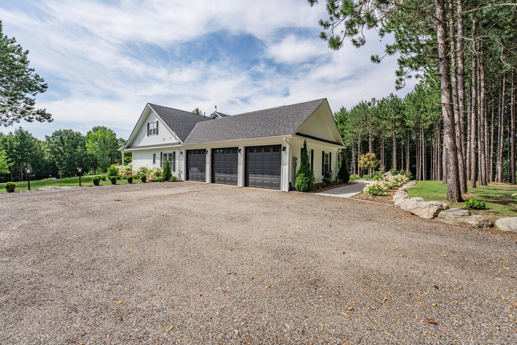 Tiny, ON L9M 0M4,287 Dorion RD