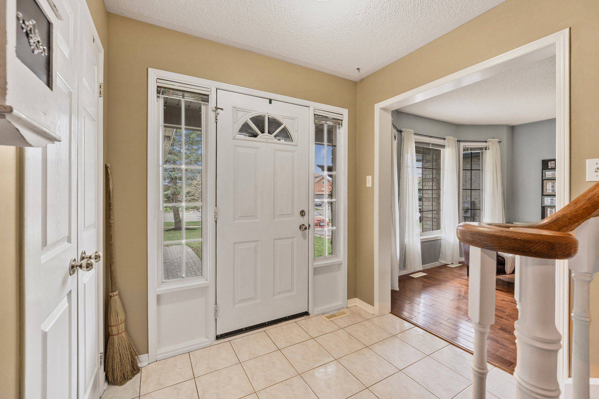 Barrie, ON L4N 7X7,481 Ferndale DR N