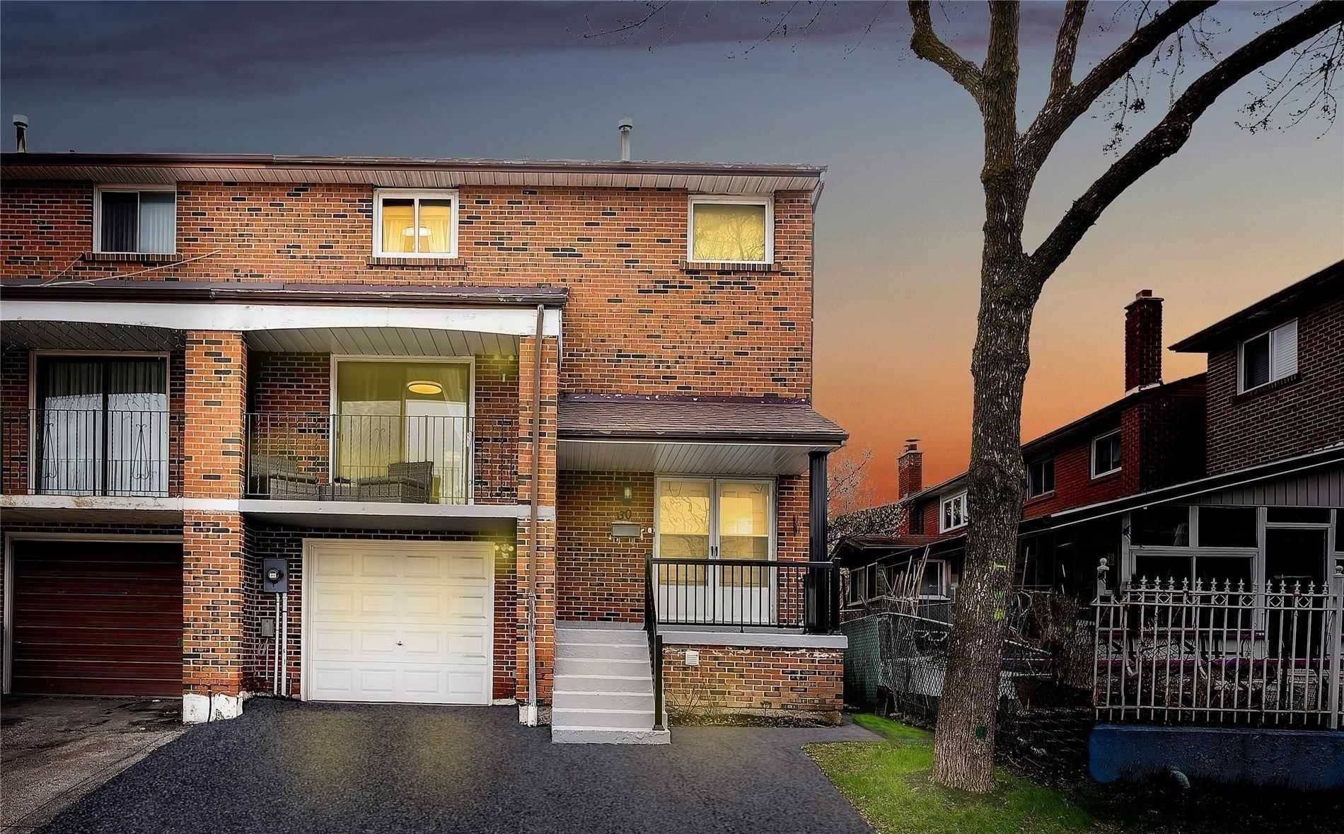 30 Brownridge CRES, Toronto W10, ON M9V 4M5