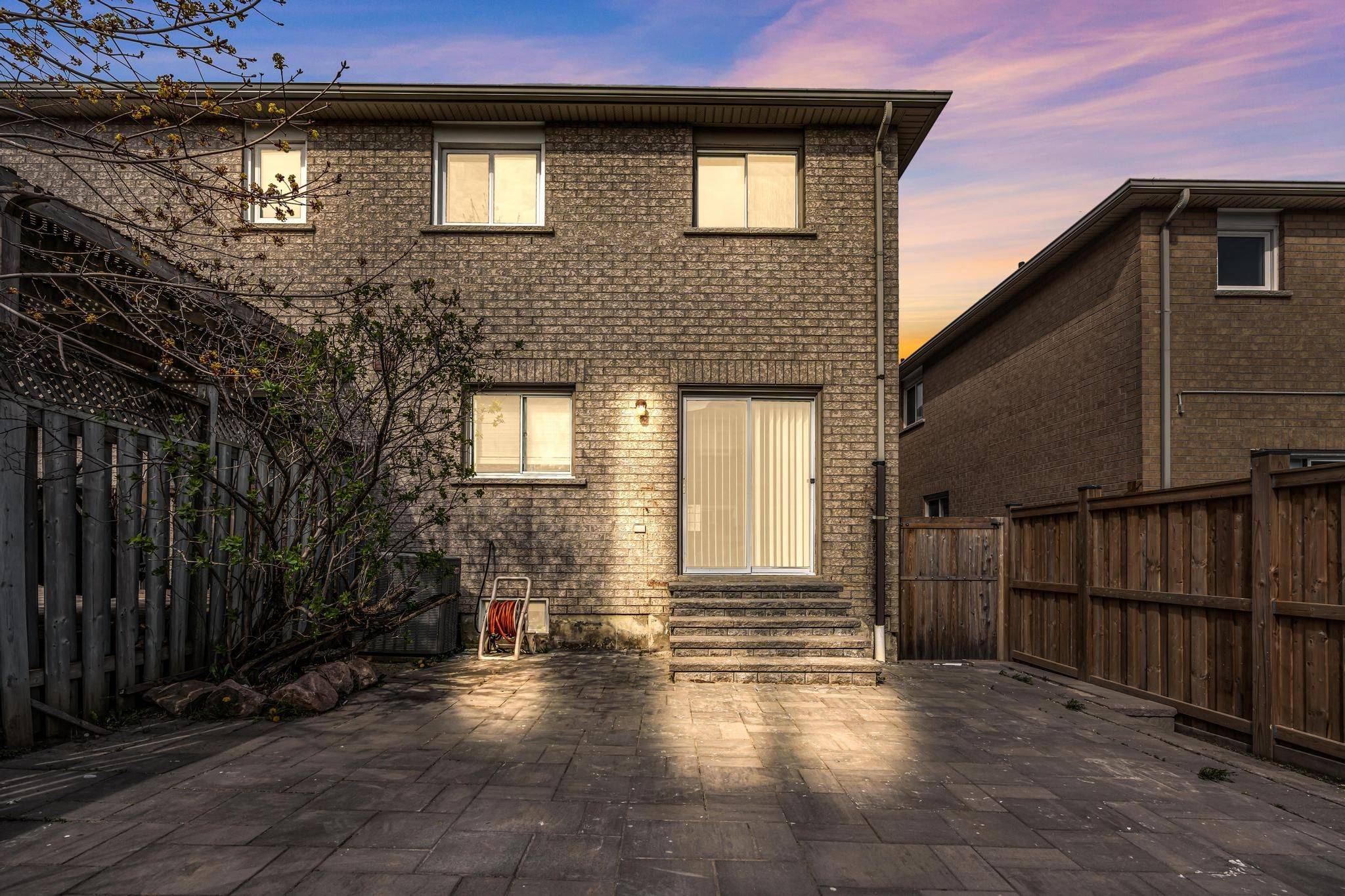 Mississauga, ON L5B 4J1,3150 Wheatstone AVE