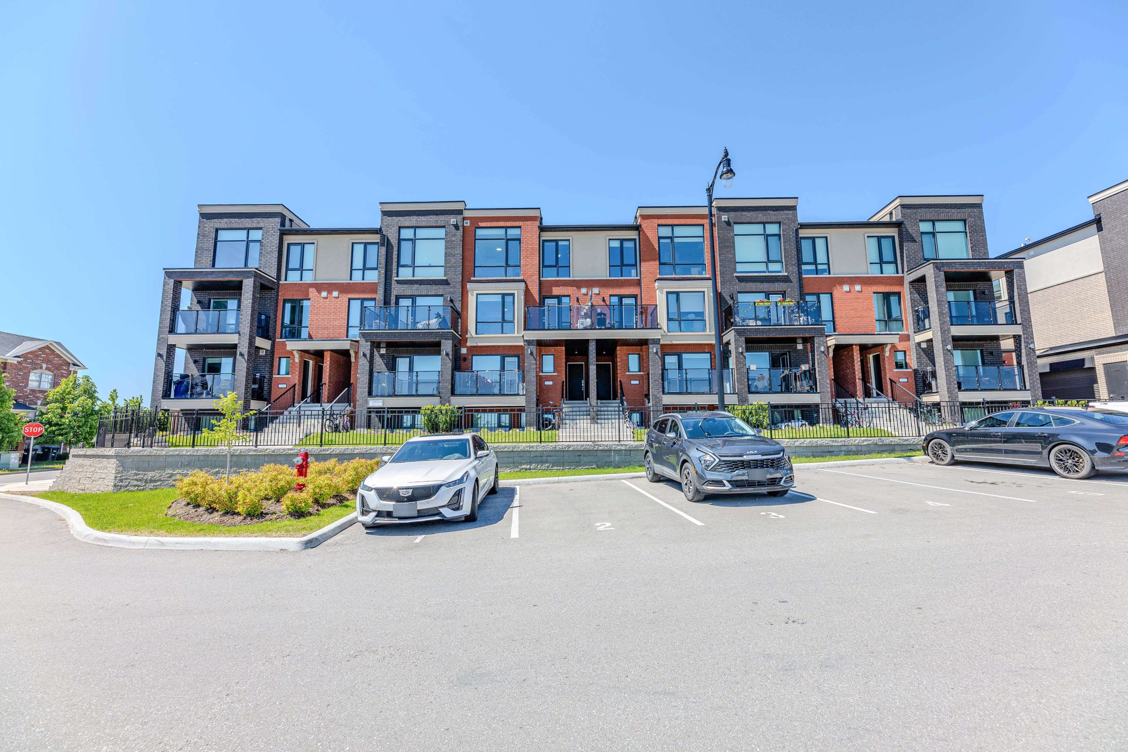 165 Veterans DR #11, Brampton, ON L7A 5L2