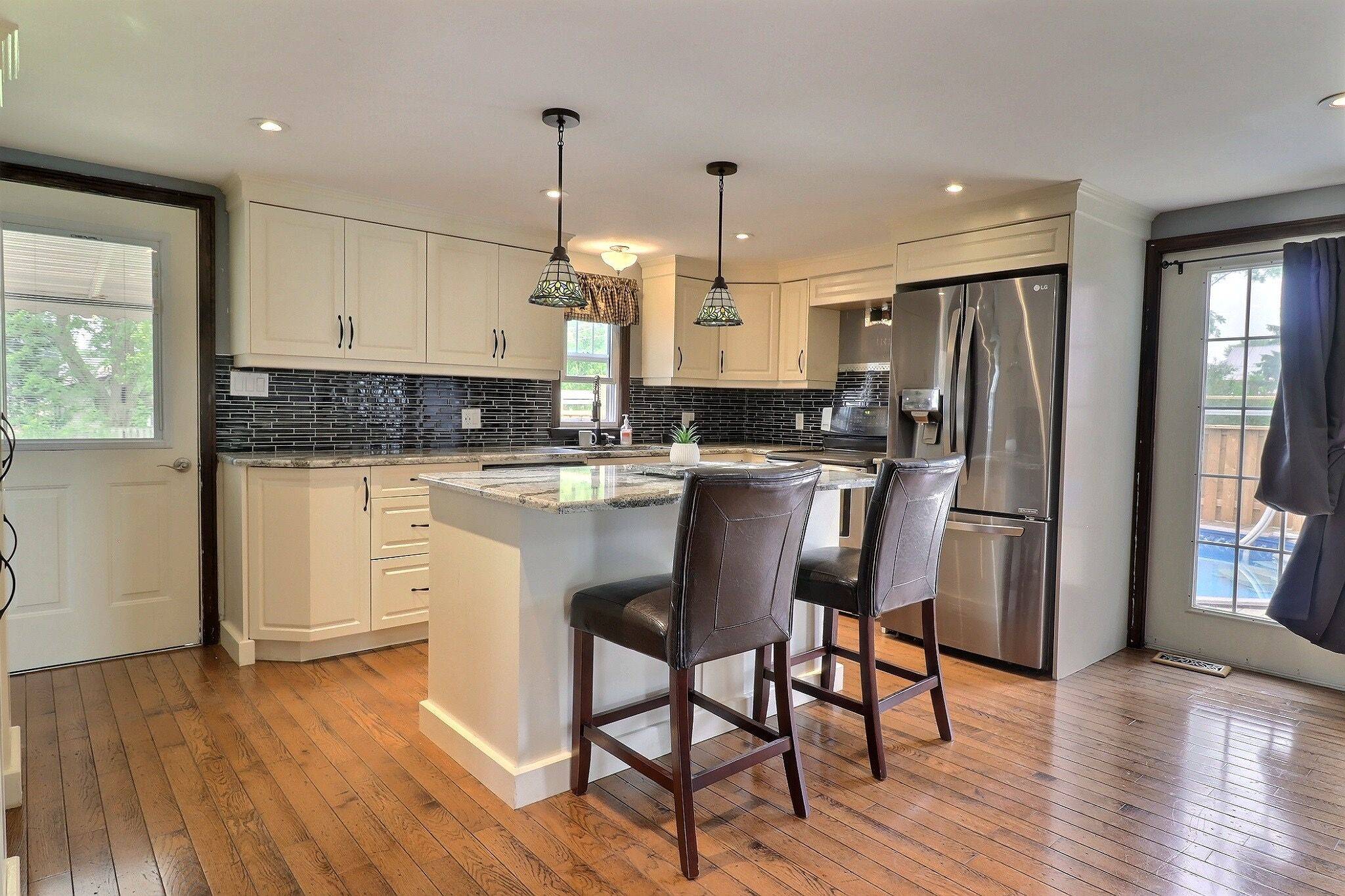 Strathroy-caradoc, ON N0L 1T0,597 Brook ST