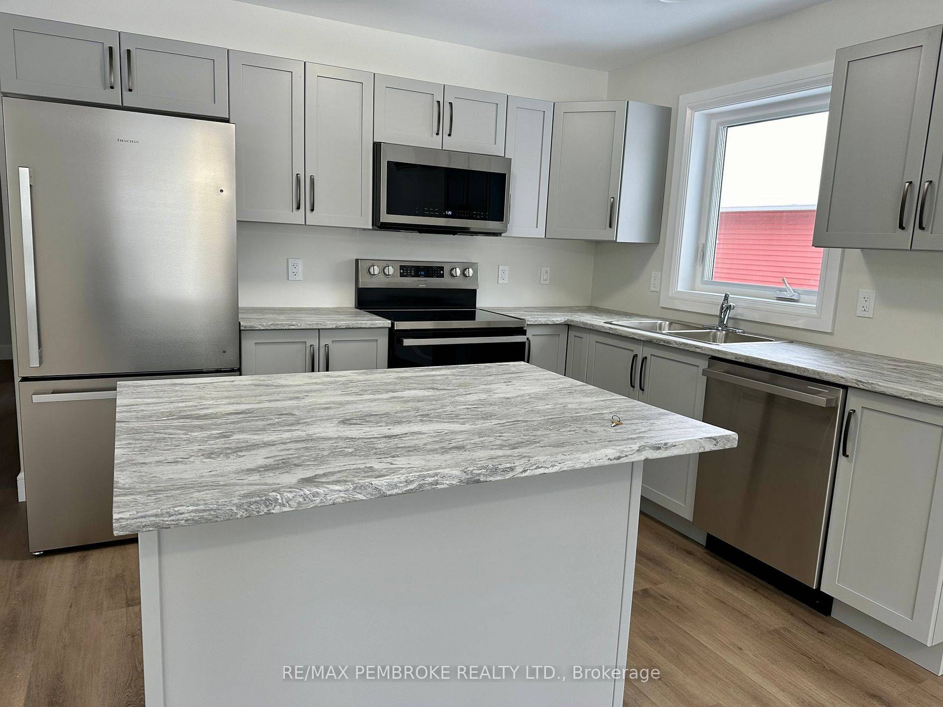 Laurentian Hills, ON K0J 1J0,51 Sydney ST