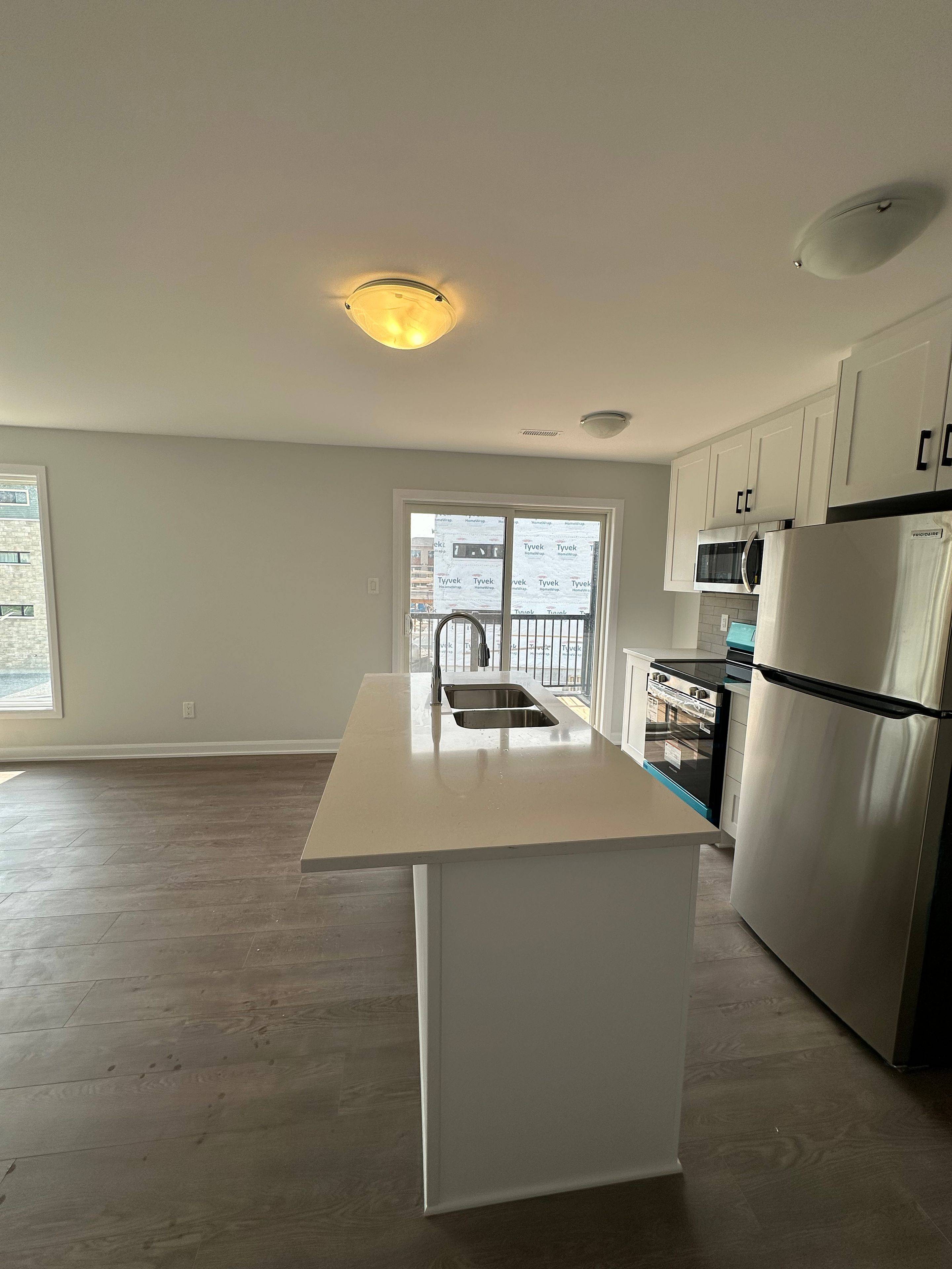 Kanata, ON K2P 0T6,1421 Creekway Private