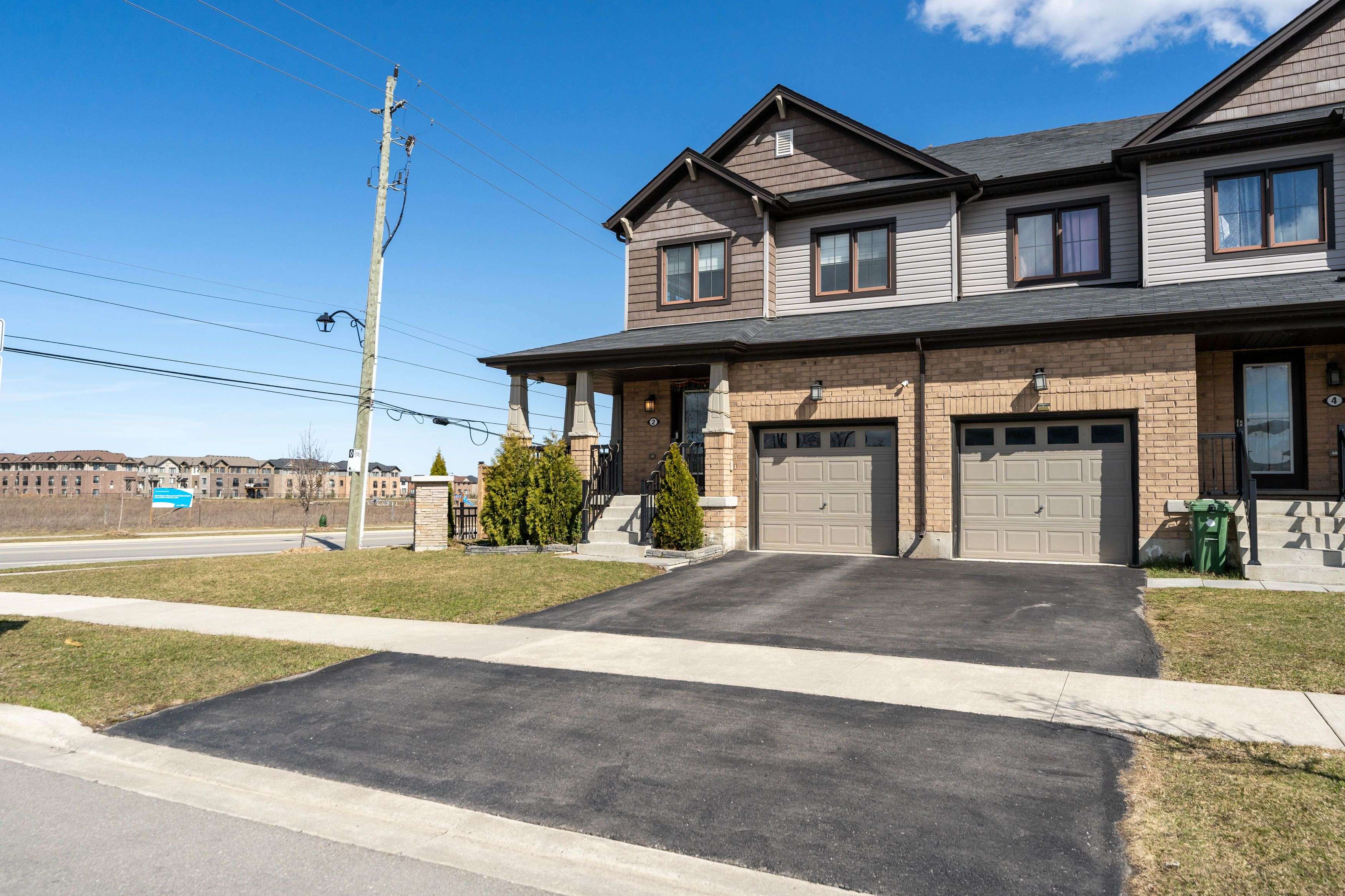 2 Scarletwood ST, Hamilton, ON L8J 0K8