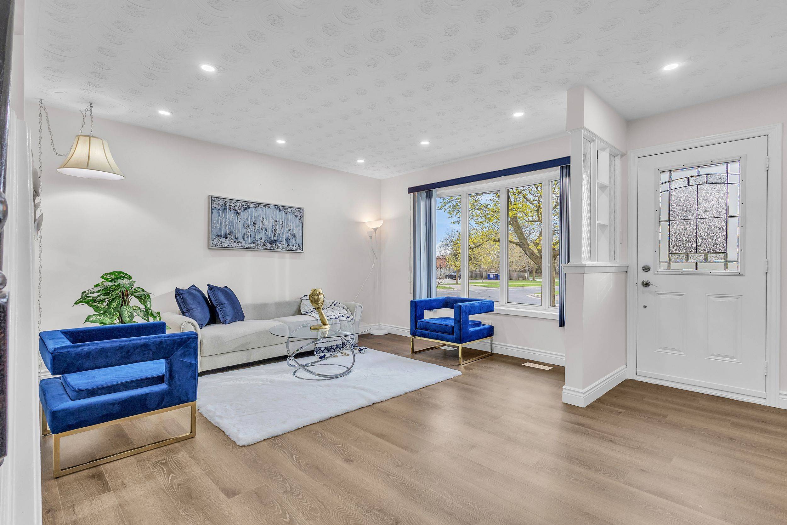 Kitchener, ON N2B 2N6,88 Baird AVE