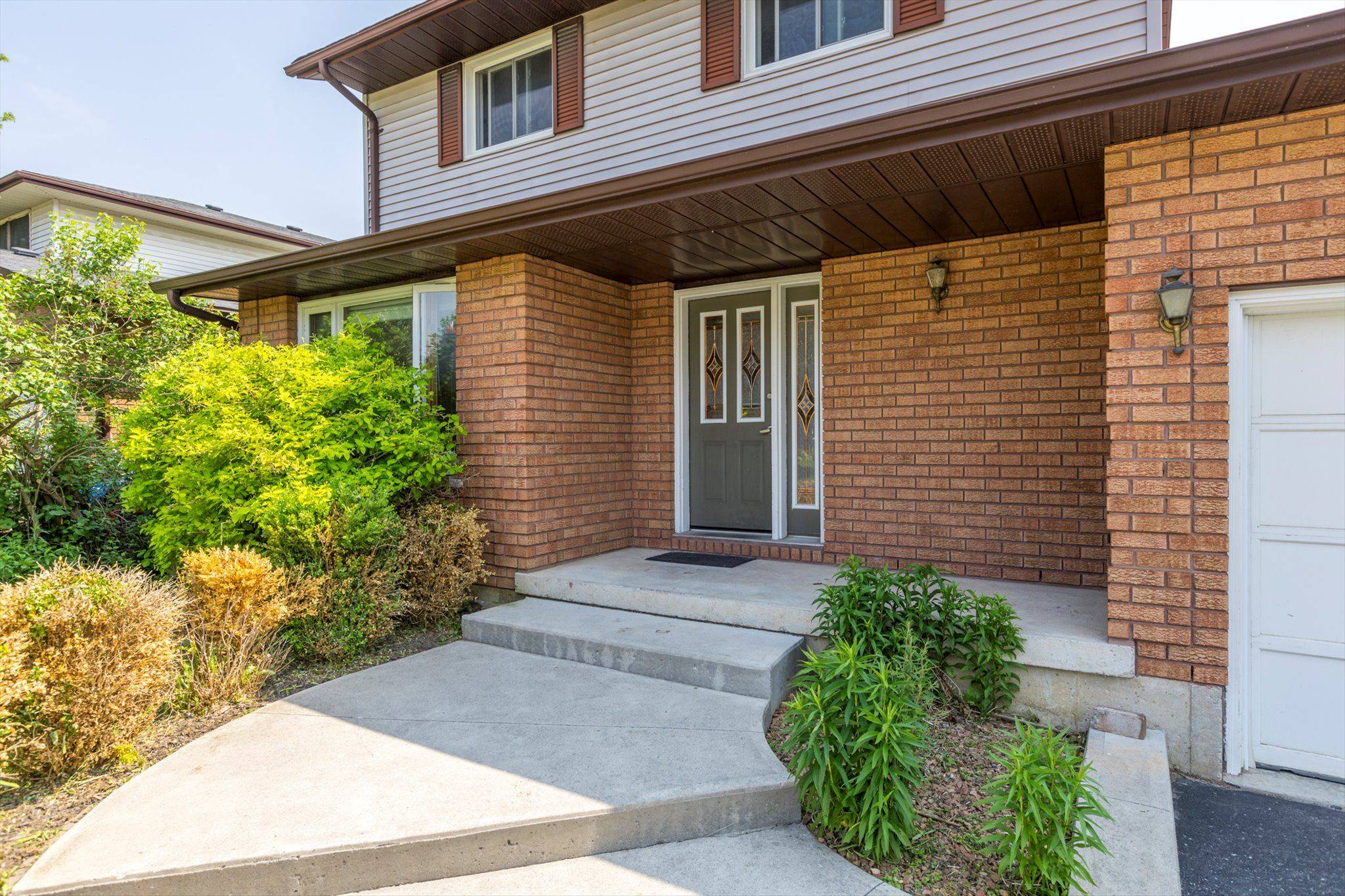 Peterborough West, ON K9J 8C8,1796 PARKWOOD CIR
