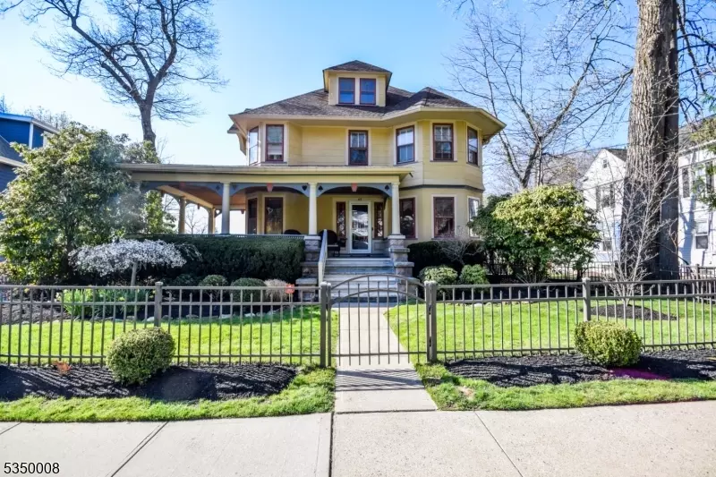 43 Forest Ave, Caldwell Boro Twp., NJ 07006