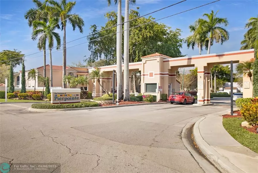 11890 NW 11th St #11890, Pembroke Pines, FL 33026