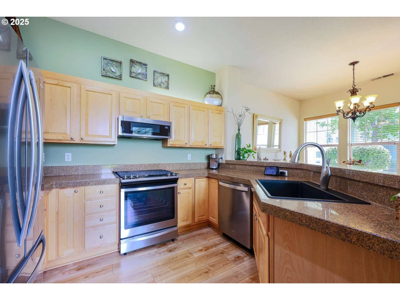 Hillsboro, OR 97124,6641 NE ROSEBAY DR