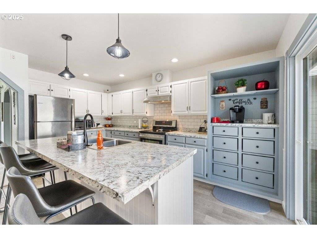 North Bend, OR 97459,3060 PINE ST