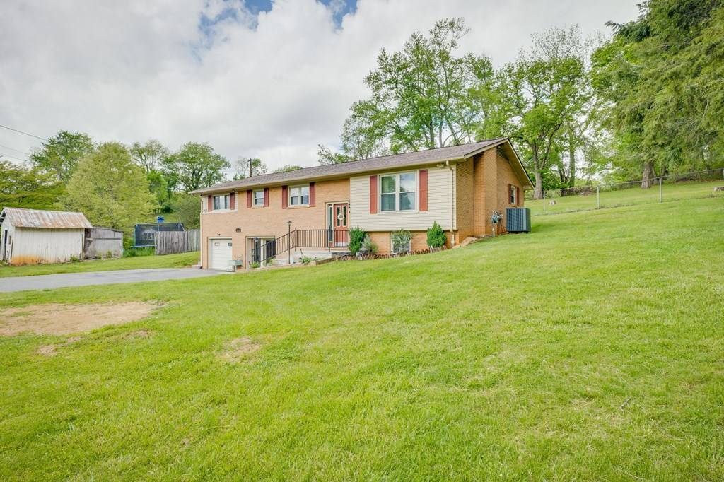 Lebanon, VA 24266,206 Old Fincastle Road