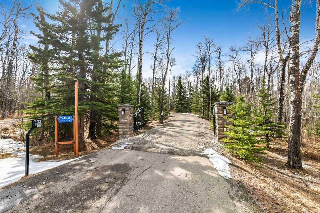Rural Foothills County, AB T0L 1K0,224035 318 AVE West