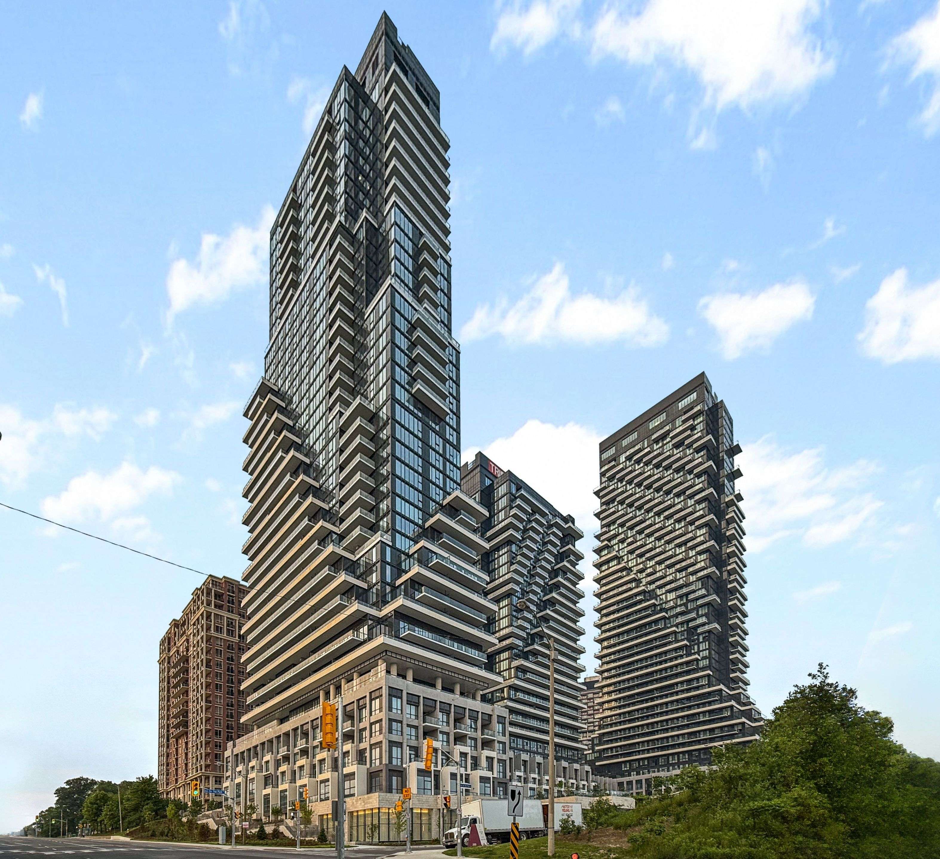 10 Inn On The Park DR #2401, Toronto C13, ON M3C 0P9