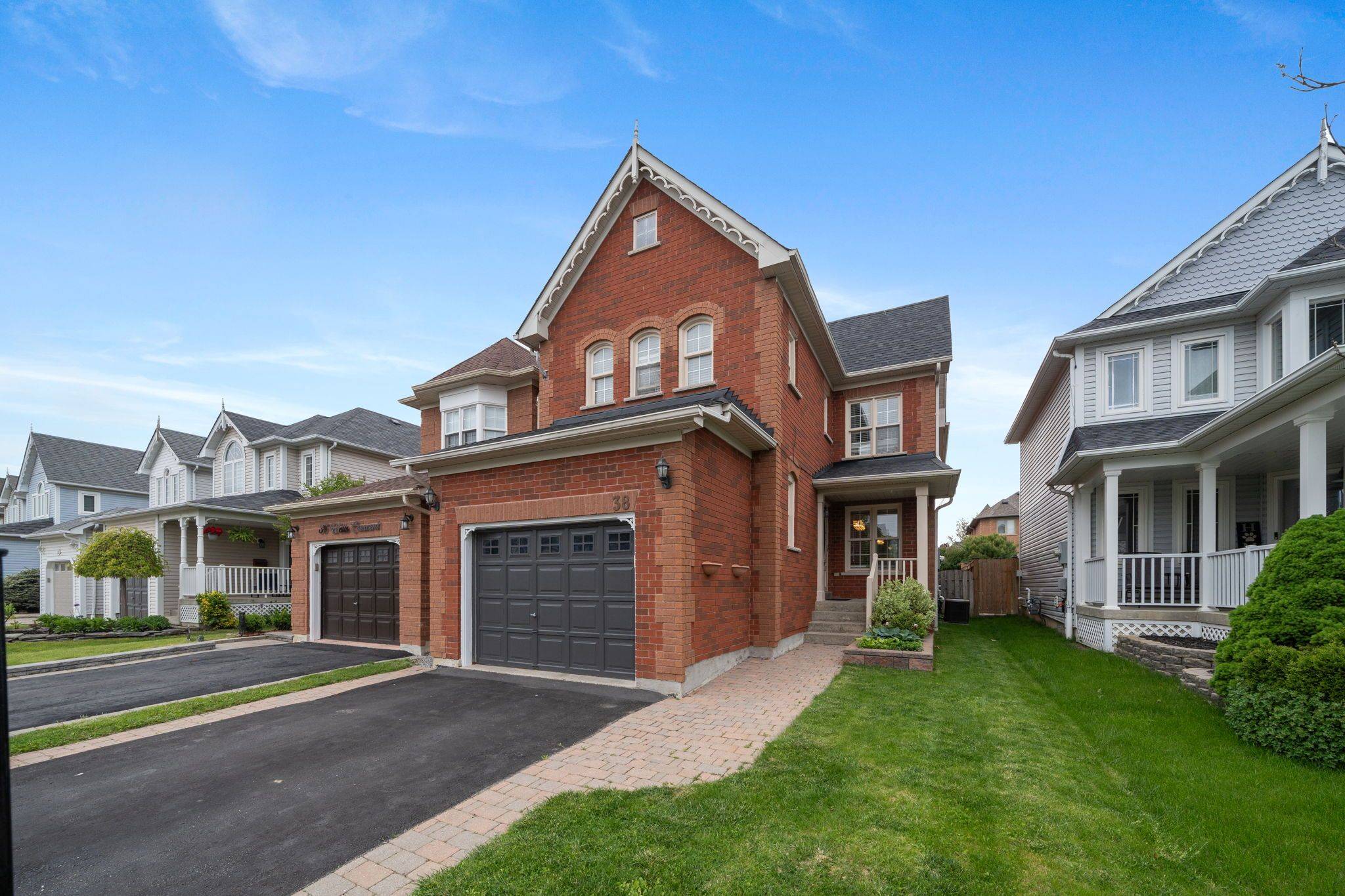 38 Wells CRES, Whitby, ON L1M 1C9