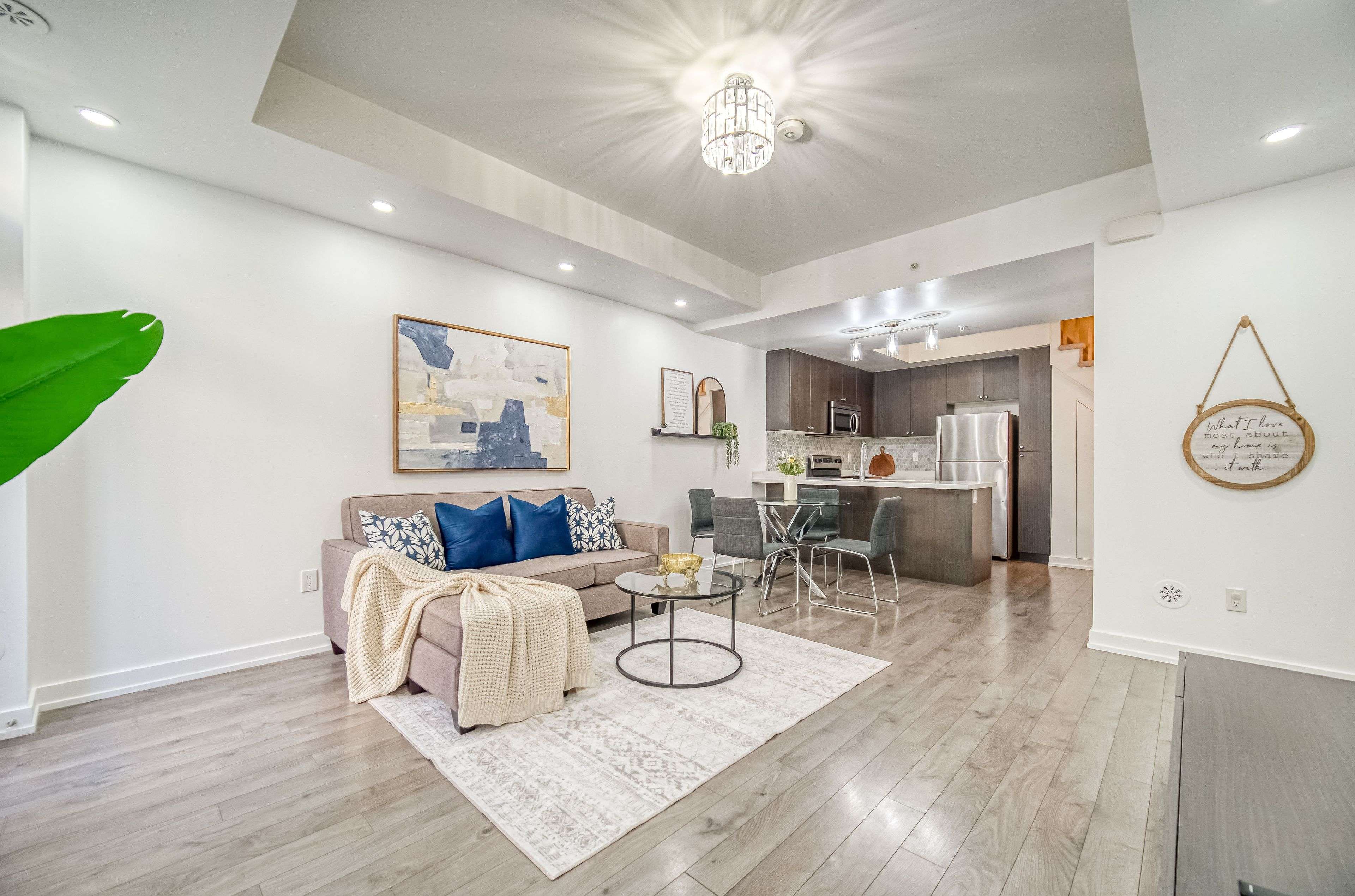 Pickering, ON L1V 0E9,1555 Kingston RD #504